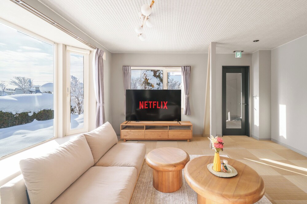 アパートメント リビング エリア6 | THE CRANE SANCTUARY KAMIFURANO