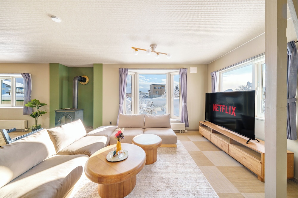 アパートメント リビング エリア10 | THE CRANE SANCTUARY KAMIFURANO