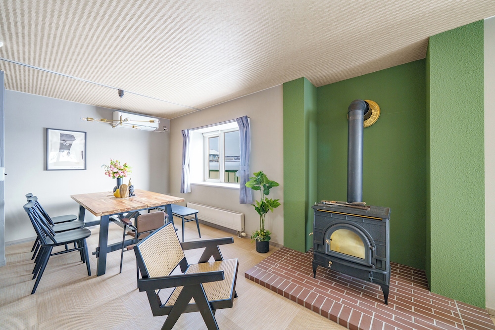 アパートメント レストラン1 | THE CRANE SANCTUARY KAMIFURANO