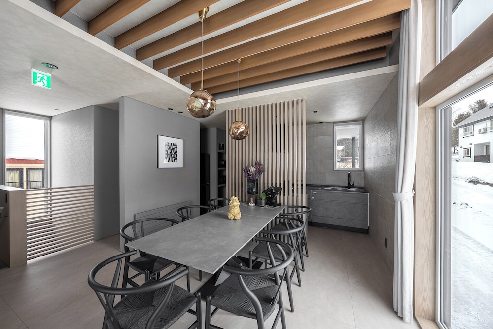 アパートメント レストラン5 | FURANO ECLAT