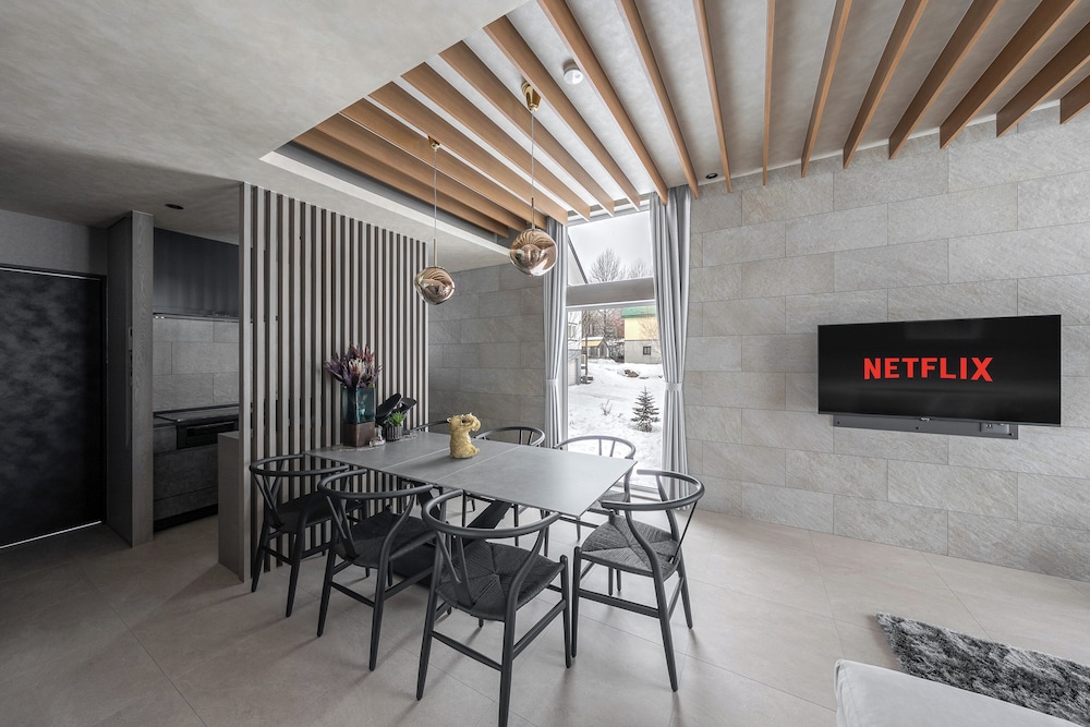 アパートメント レストラン2 | FURANO ECLAT