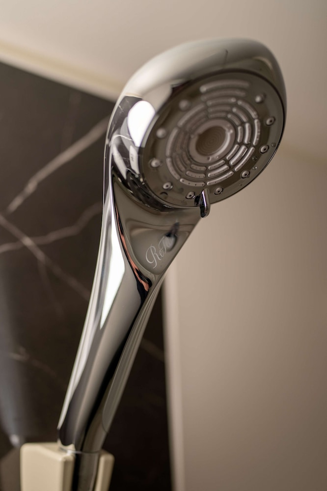 プレミアムルーム ガーデン付き 禁煙 バスルーム2 | Kyoto Toji Suites & Residence