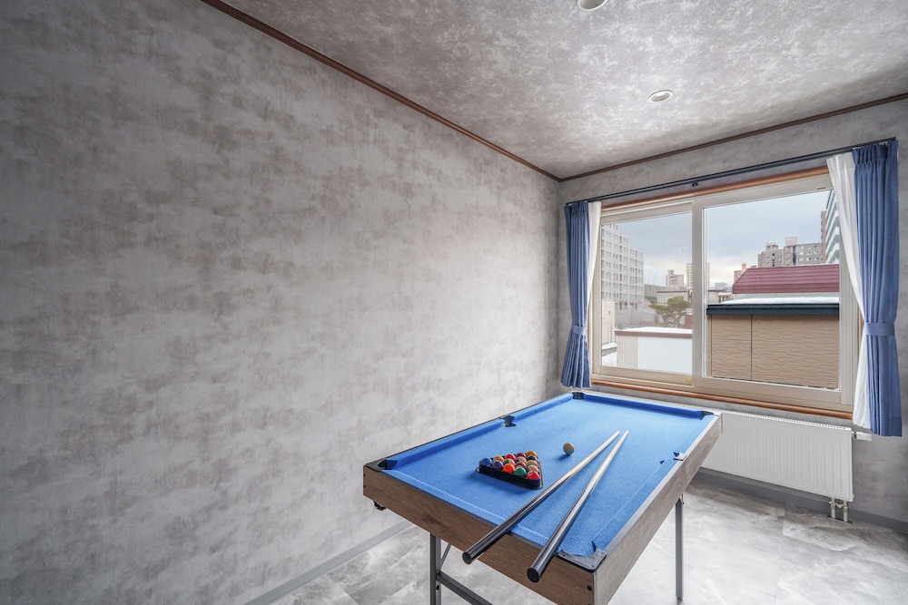 アパートメント ゲーム室2 | THE HALCYON