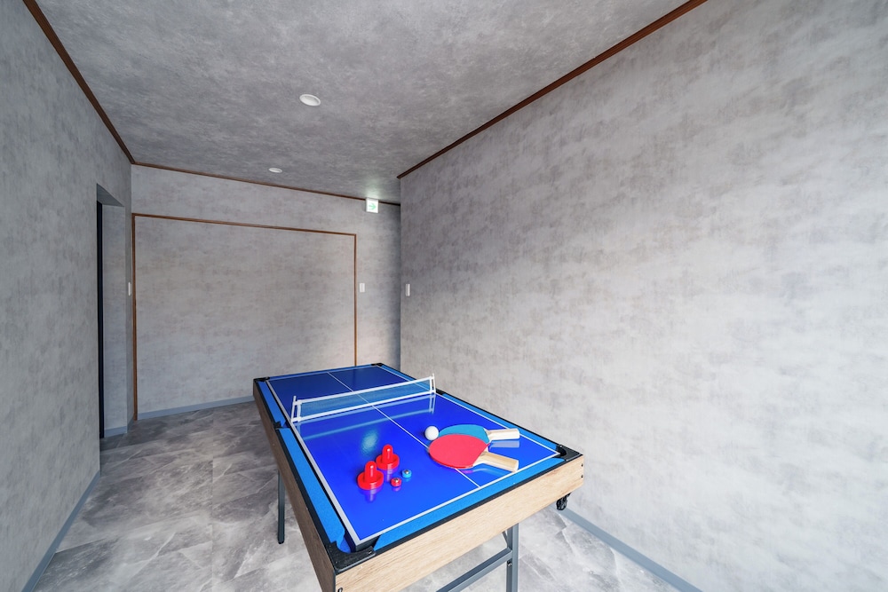 アパートメント ゲーム室1 | THE HALCYON