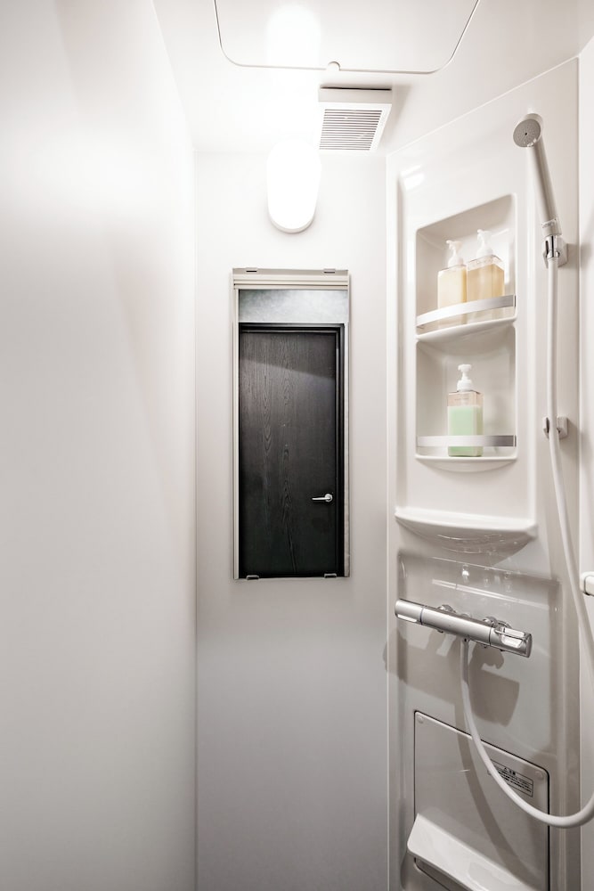 アパートメント バスルーム1 | THE HALCYON