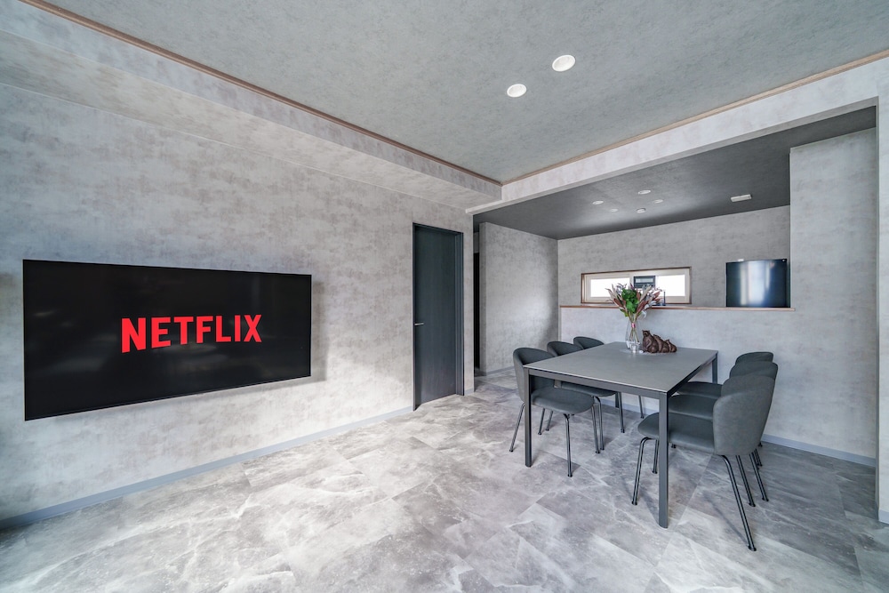 アパートメント レストラン4 | THE HALCYON