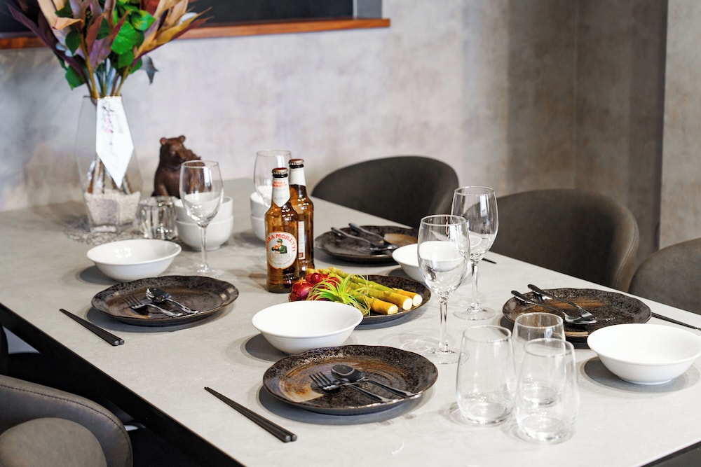 アパートメント レストラン3 | THE HALCYON