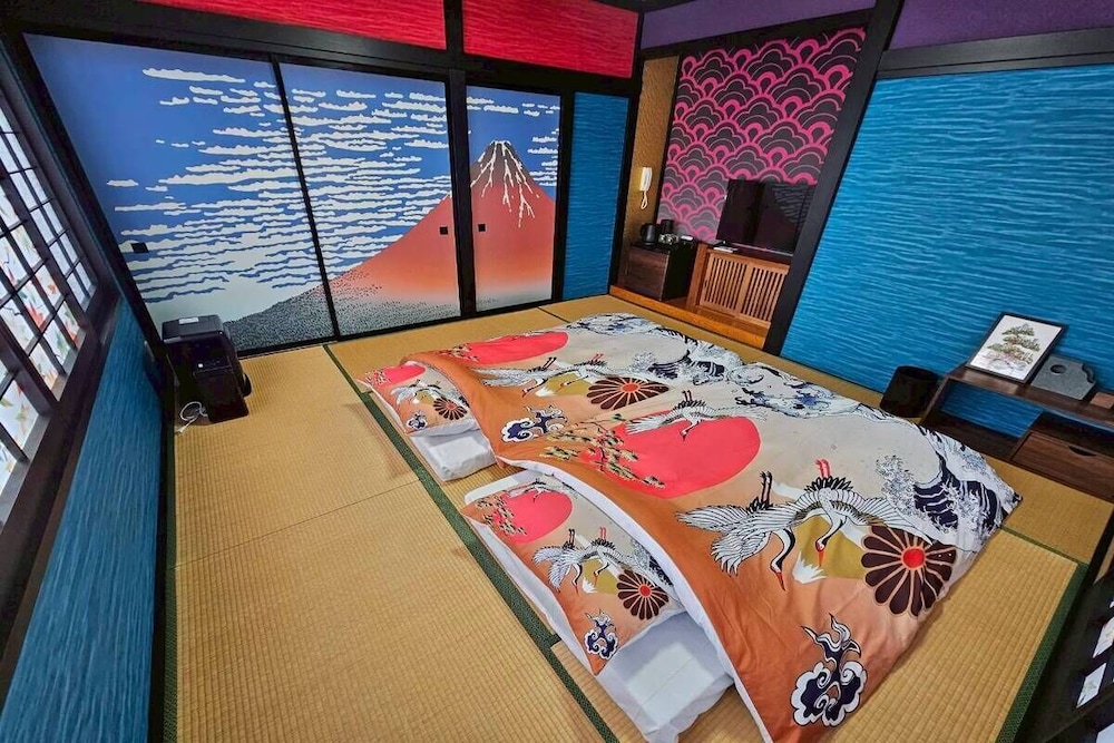 富士山を望むジャパニーズルーム8畳 禁煙 客室1 | くじらのおなか
