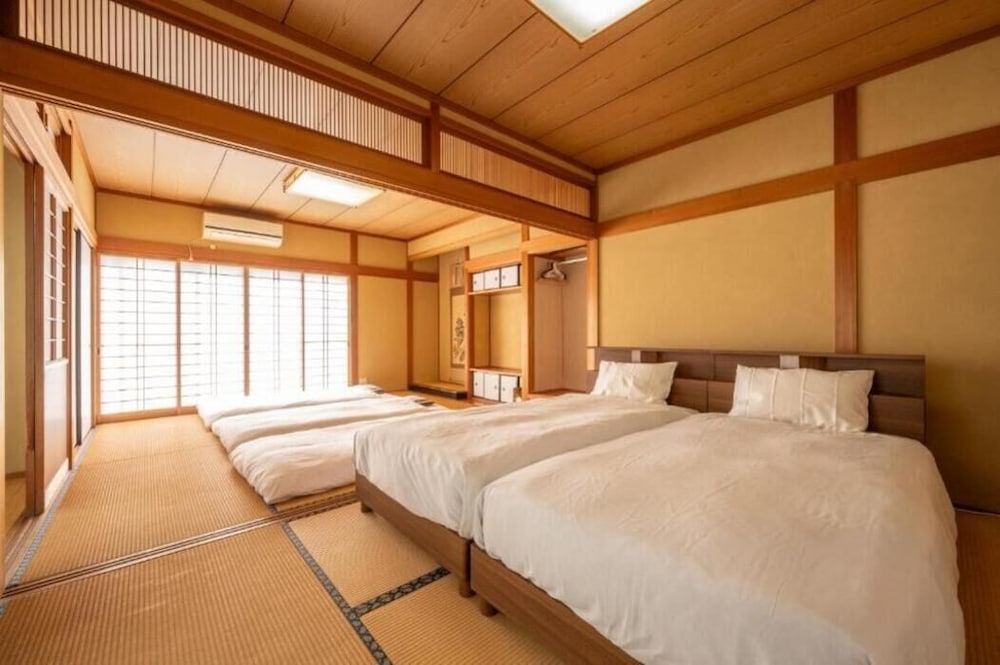 メインイメージ | 桜たろう紅葉じろうの都