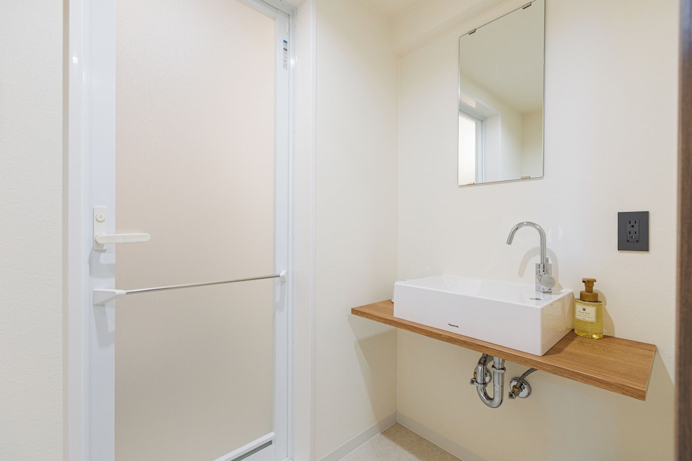 スタンダード ツインルーム バスルーム2 | アメ村ガーデンホテル