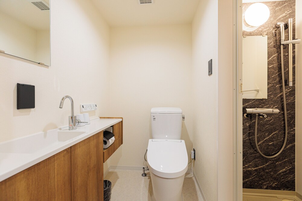 スタンダード ダブルルーム バスルーム0 | アメ村ガーデンホテル