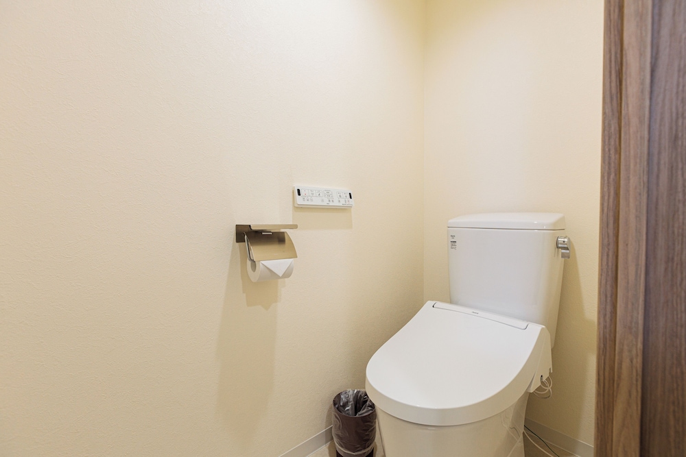 スタンダード ツインルーム バスルーム1 | アメ村ガーデンホテル