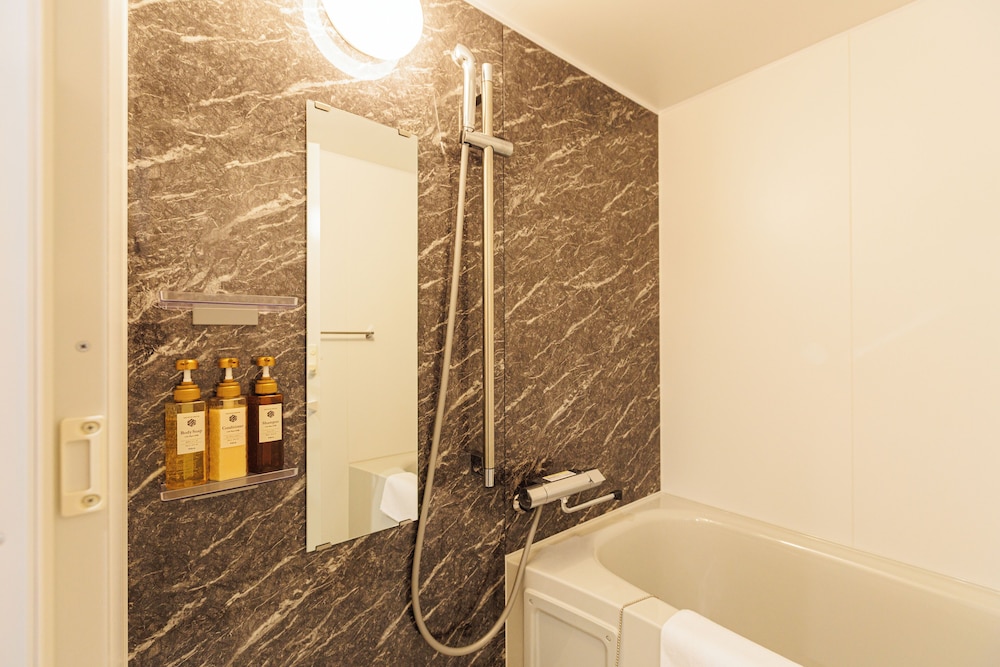 スタンダード ツインルーム バスルーム3 | アメ村ガーデンホテル