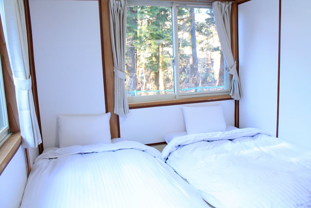 和風ダブルルーム ベッド (複数台) 禁煙 コートヤードビュー 客室2 | 彩の宿 月屋