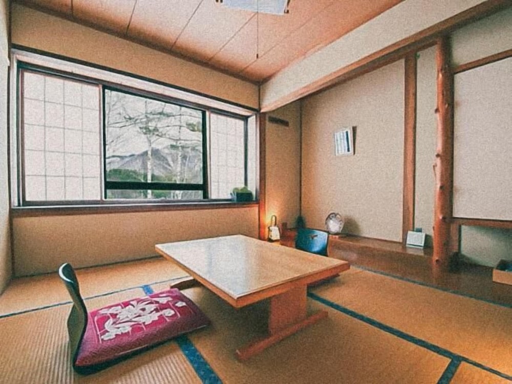 ダブルルーム マウンテンビュー | 温泉宿山荘わたり