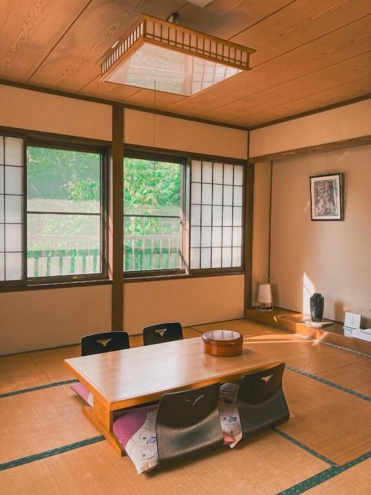 4 人部屋 マウンテンビュー | 温泉宿山荘わたり