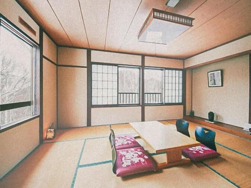 4 人部屋 マウンテンビュー 客室3 | 温泉宿山荘わたり