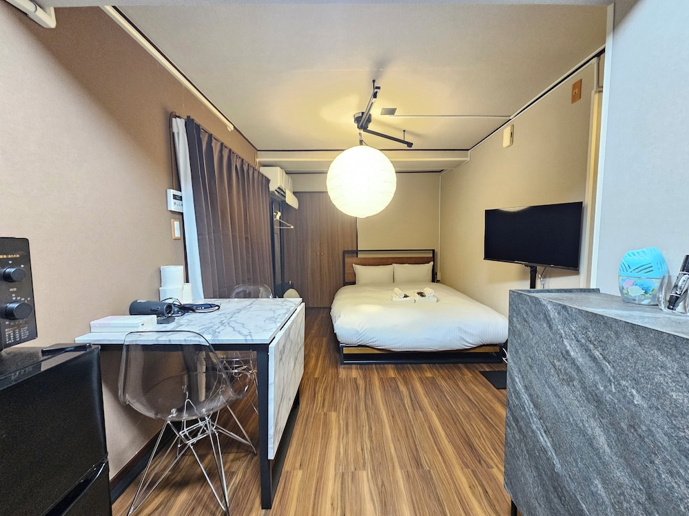 ベーシック ダブルルーム リビング エリア3 | 花宿新宿