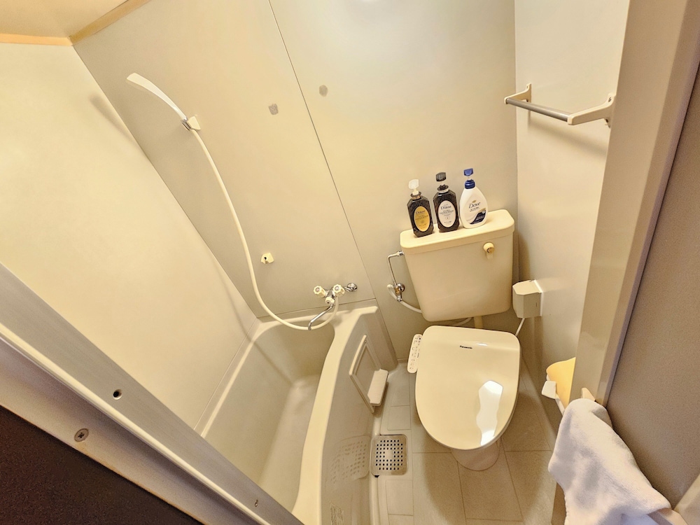 ベーシック ダブルルーム バスルーム2 | 花宿新宿