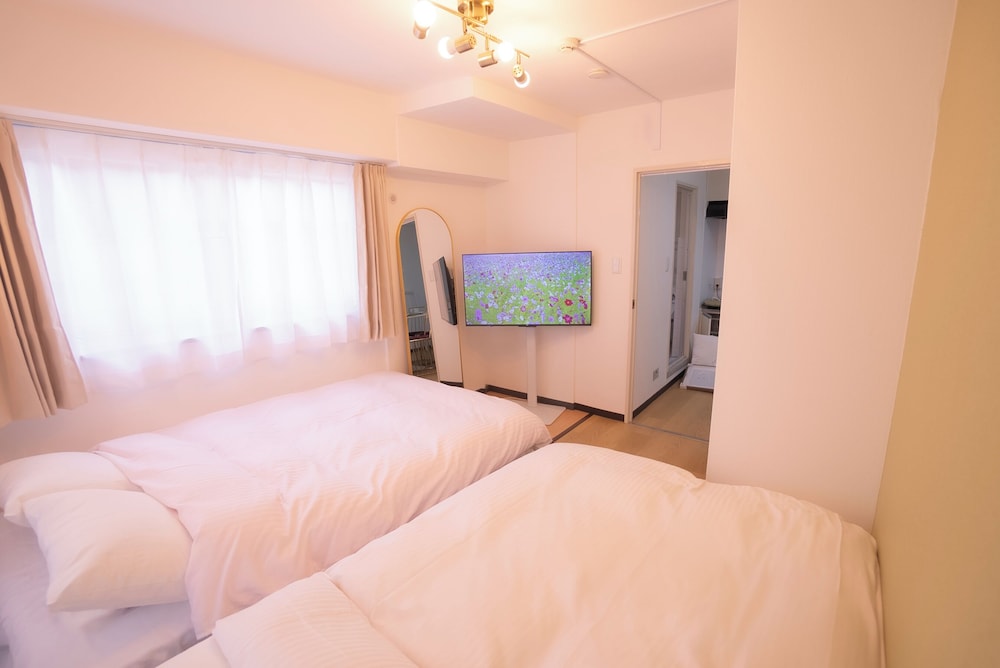 ベーシック トリプルルーム バルコニー シティビュー 客室1 | 花宿新宿