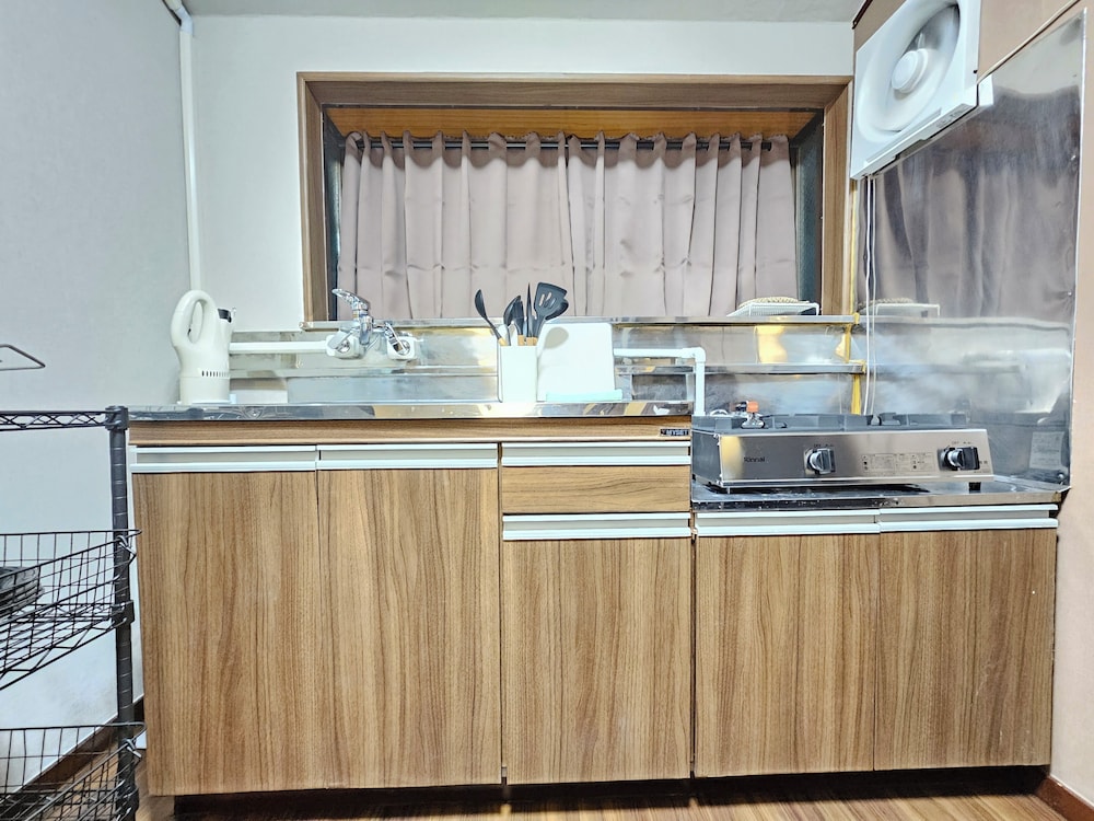 ベーシック ダブルルーム 専用キッチン1 | 花宿新宿