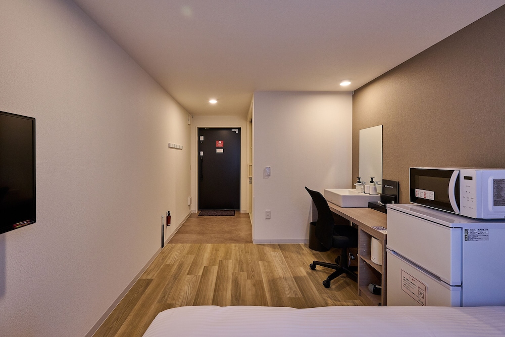 ダブルルーム バリアフリー 禁煙 (23時以降のチェックインはできませんのでご注意ください) 客室1 | HOTEL R9 The Yard 丹波