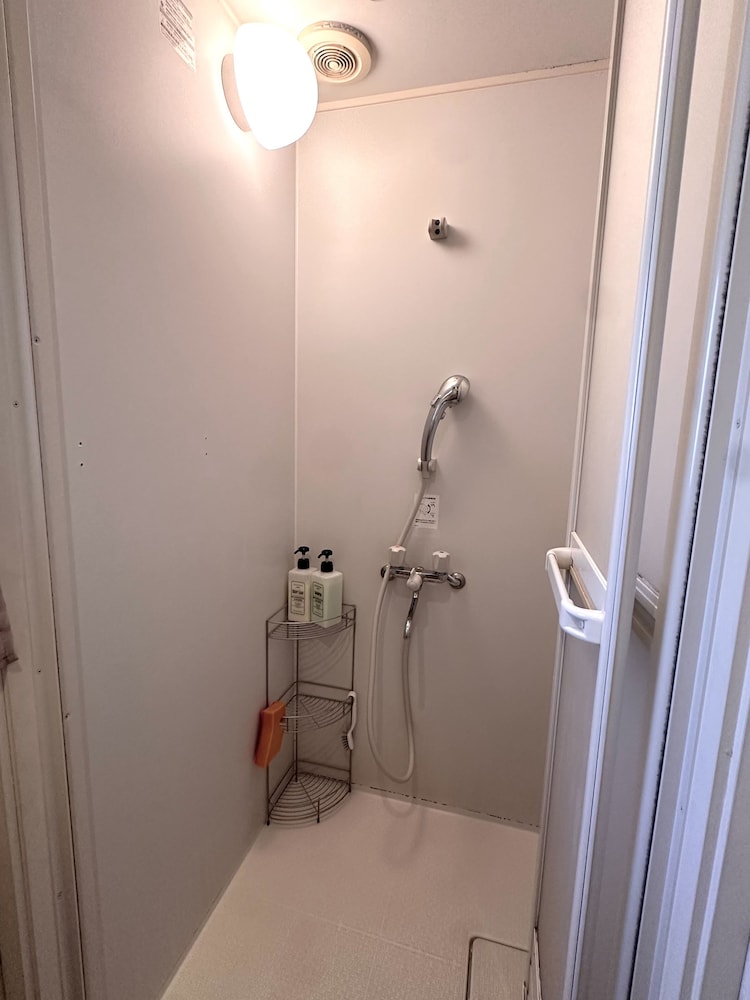 ダブルルーム 禁煙 シティビュー バスルーム0 | Stay Work Asakusa Guesthouse