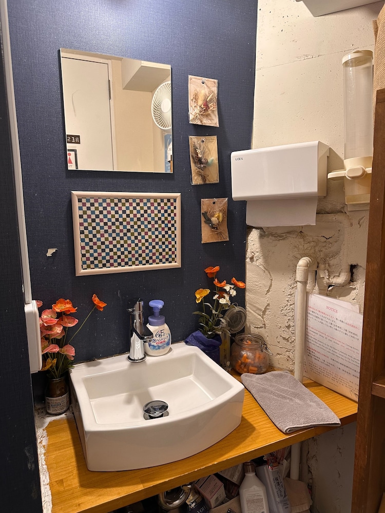 ダブルルーム 禁煙 シティビュー バスルーム2 | Stay Work Asakusa Guesthouse