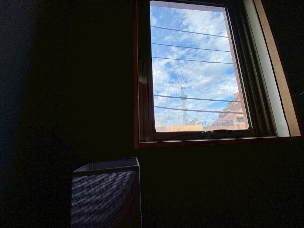 ツインルーム 禁煙 シティビュー 内装1 | Stay Work Asakusa Guesthouse