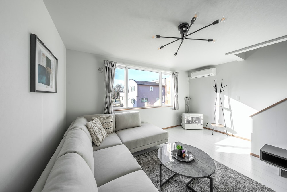 アパートメント リビング エリア1 | HILLS NISEKO C