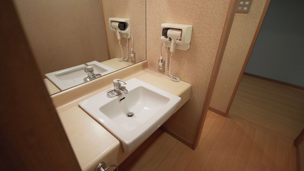 [禁煙] スタンダード和ベッドツイン18畳 内風呂あり(さつき館) 客室2 | 大江戸温泉物語 Premium 岩手花巻