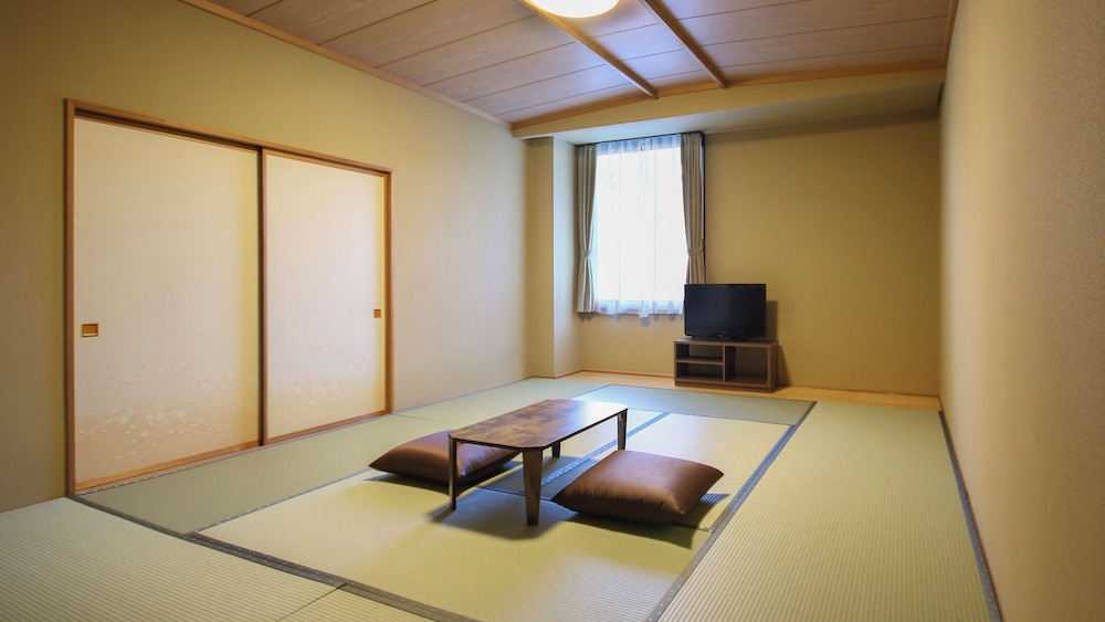 [禁煙] スーペリア和洋室ツイン シャワーのみ(楓館) | 大江戸温泉物語 Premium 岩手花巻