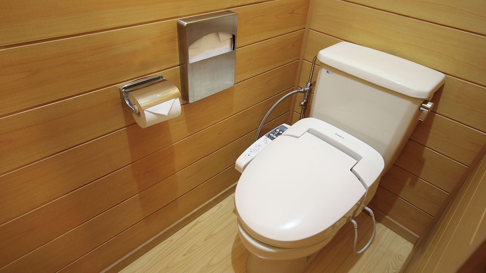 [禁煙] スーペリア和洋室ツイン シャワーのみ(別棟) 客室1 | 大江戸温泉物語 Premium 岩手花巻