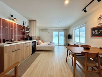 Akayane Lodge by H2 Life