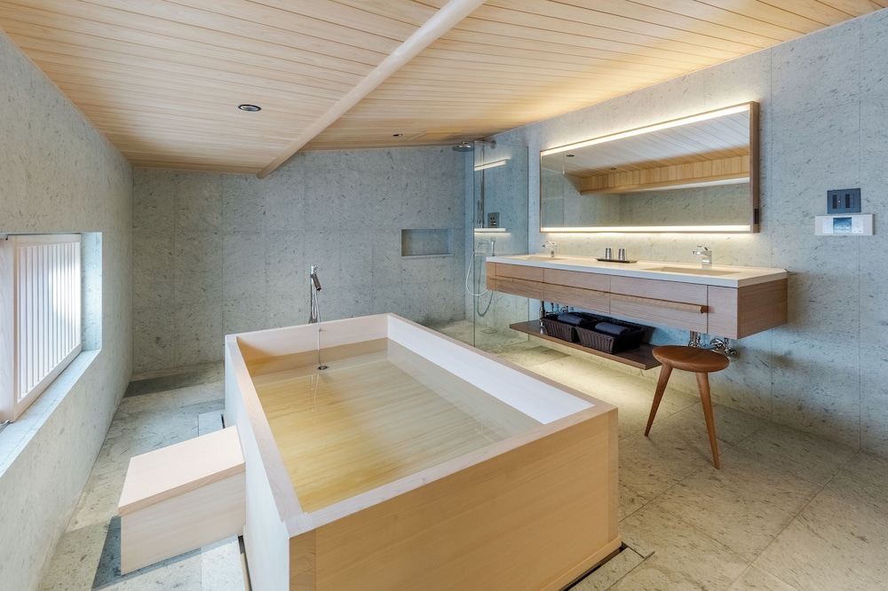 タウンホーム ガーデンビュー バスルーム0 | 季楽 邸 清水