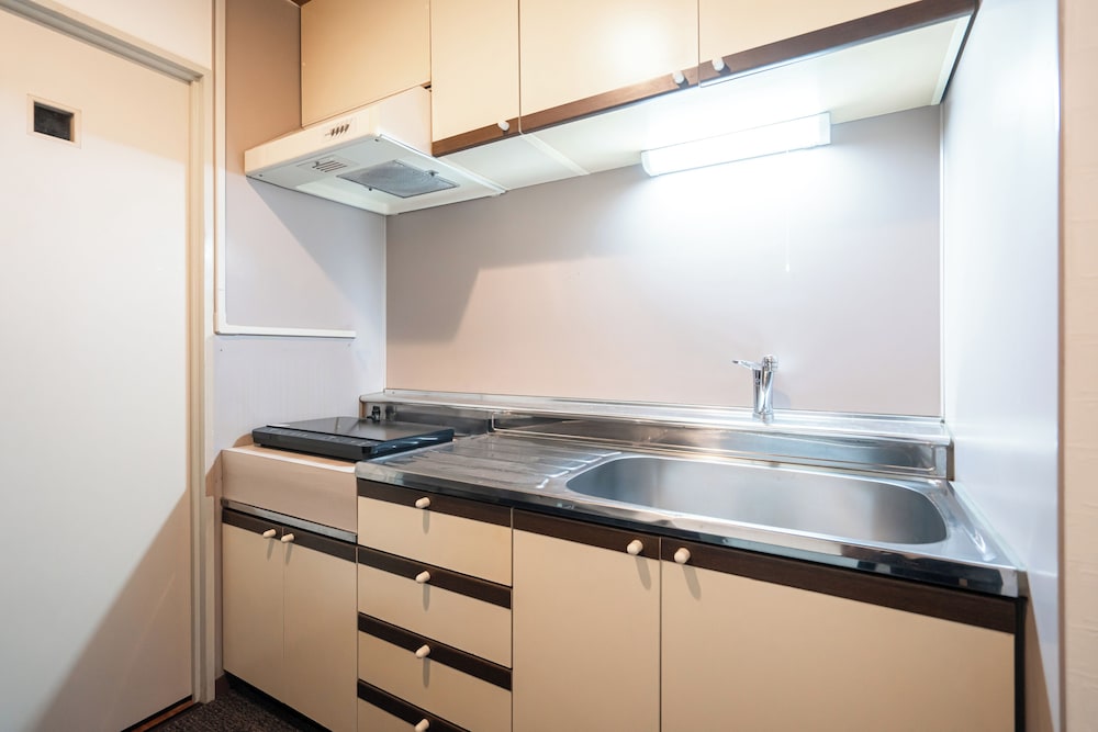ツインルーム 専用キッチン0 | Urban Stay LC12 Bankan