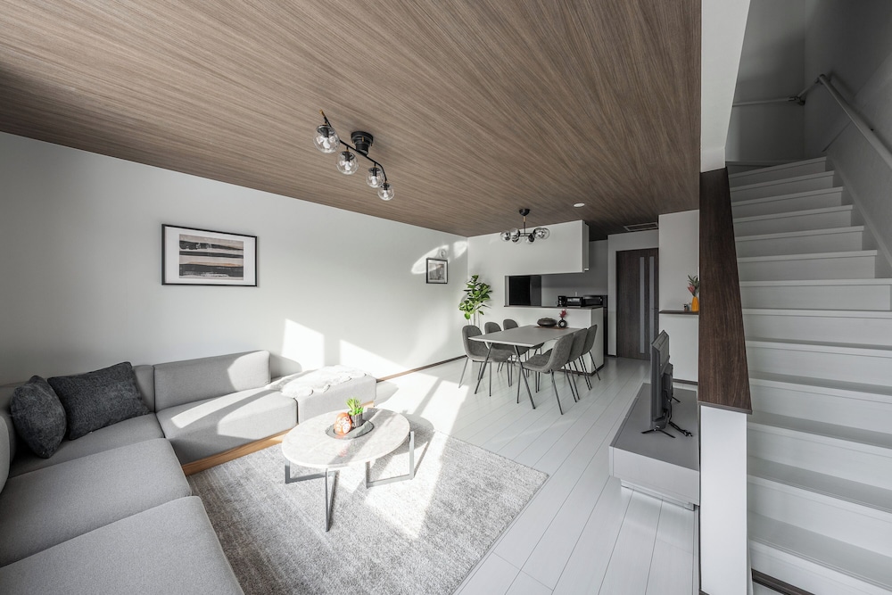 アパートメント リビング エリア1 | HILLS NISEKO E