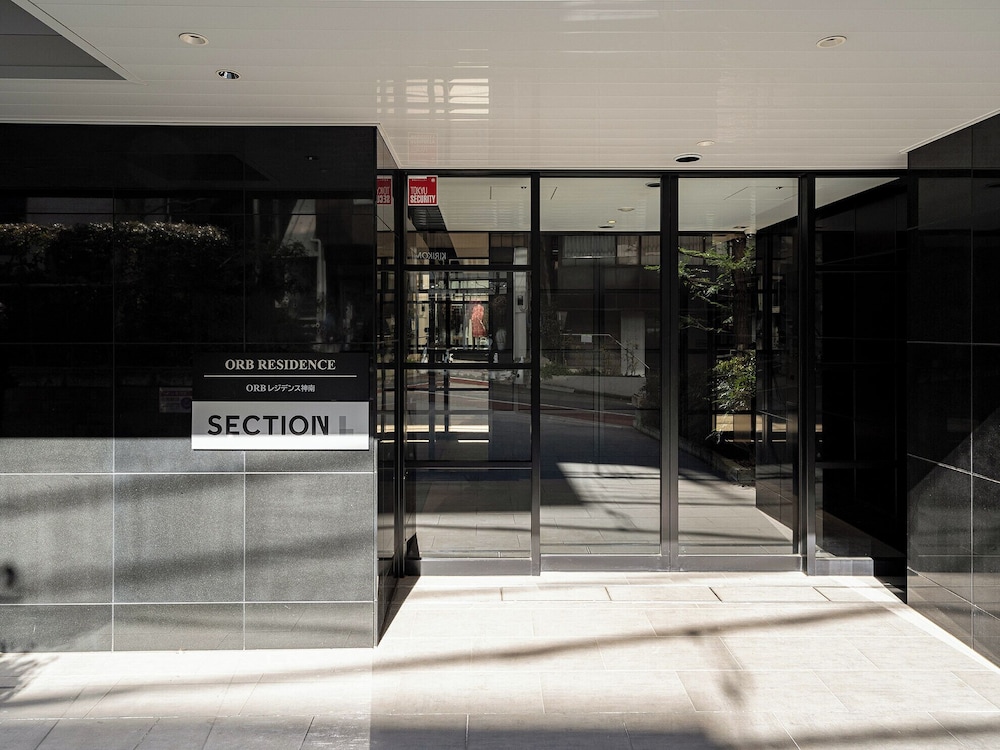 施設の正面1 | Section L Residence Shibuya