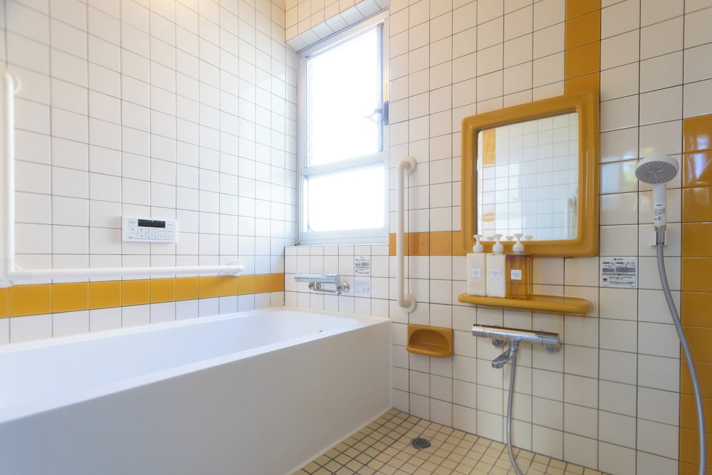 コンフォート トリプルルーム ベッド (複数台) シティビュー バスルーム0 | HABi-Wakaura