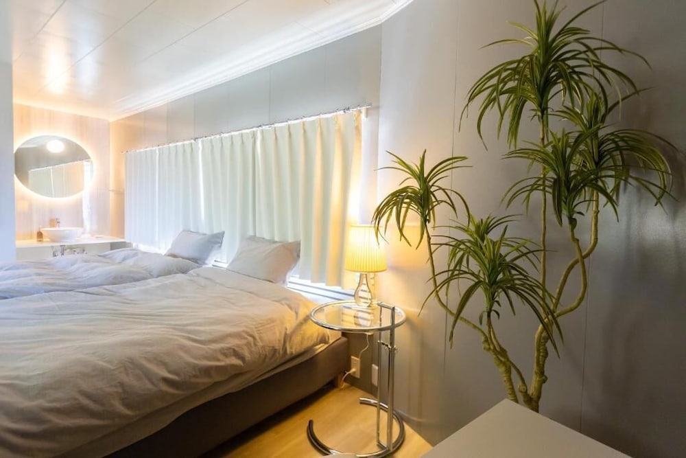 コンフォート トリプルルーム ベッド (複数台) シティビュー 客室6 | HABi-Wakaura