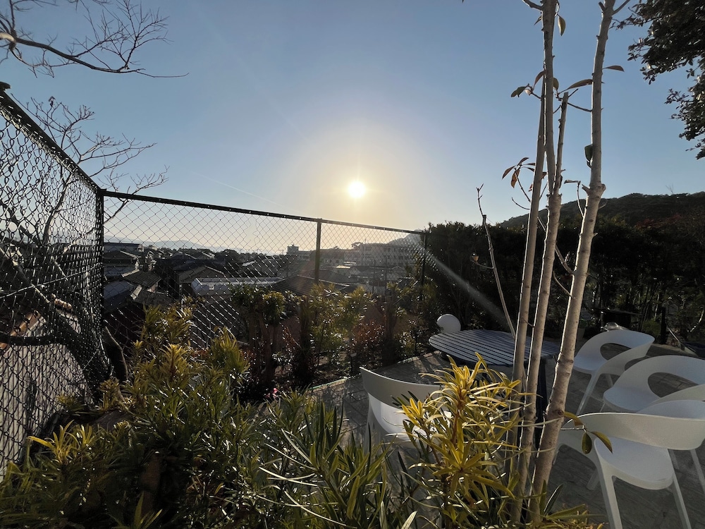 コンフォート トリプルルーム ベッド (複数台) シティビュー テラス / パティオ1 | HABi-Wakaura