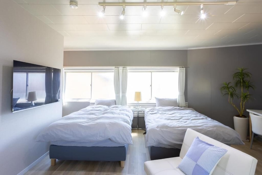 コンフォート トリプルルーム ベッド (複数台) シティビュー 客室2 | HABi-Wakaura