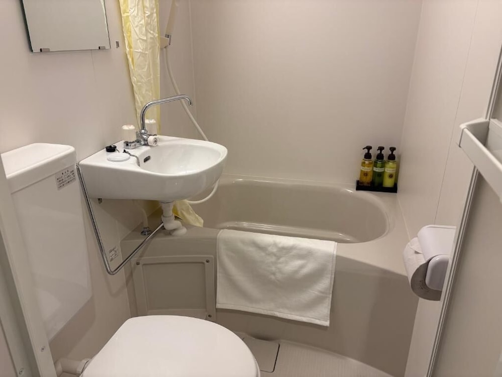 ダブルルーム バスルーム0 | 大同ガーデンホテル京都