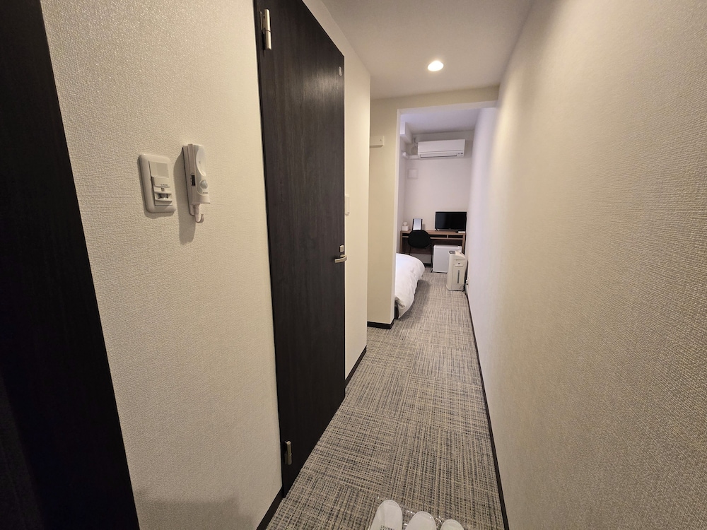 ベーシック ダブルルーム クイーンベッド 1 台 客室2 | ITOSHI Kyoto Inn 二条城