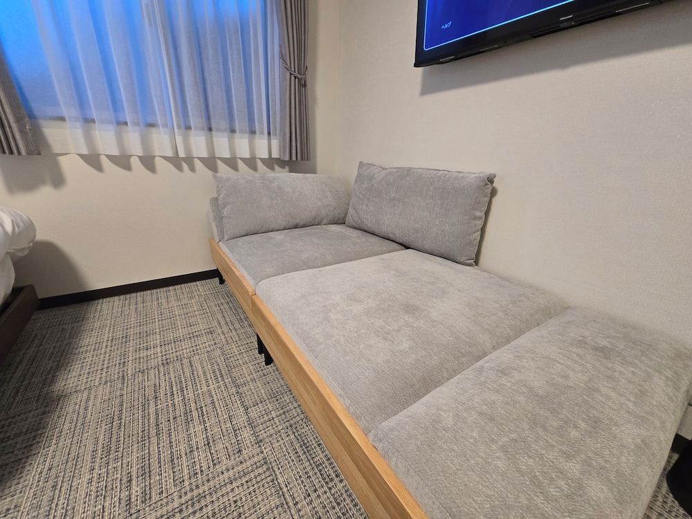 デラックス トリプルルーム ベッド (複数台) 専用バスルーム シティビュー 客室9 | ITOSHI Kyoto Inn 二条城