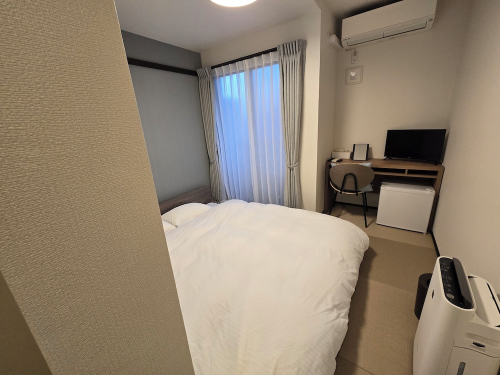 ベーシック ダブルルーム クイーンベッド 1 台 客室18 | ITOSHI Kyoto Inn 二条城