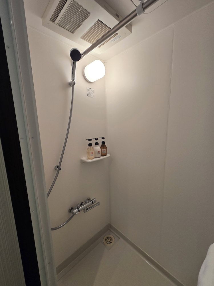 ベーシック ツインルーム シングルベッド 2 台 客室7 | ITOSHI Kyoto Inn 二条城