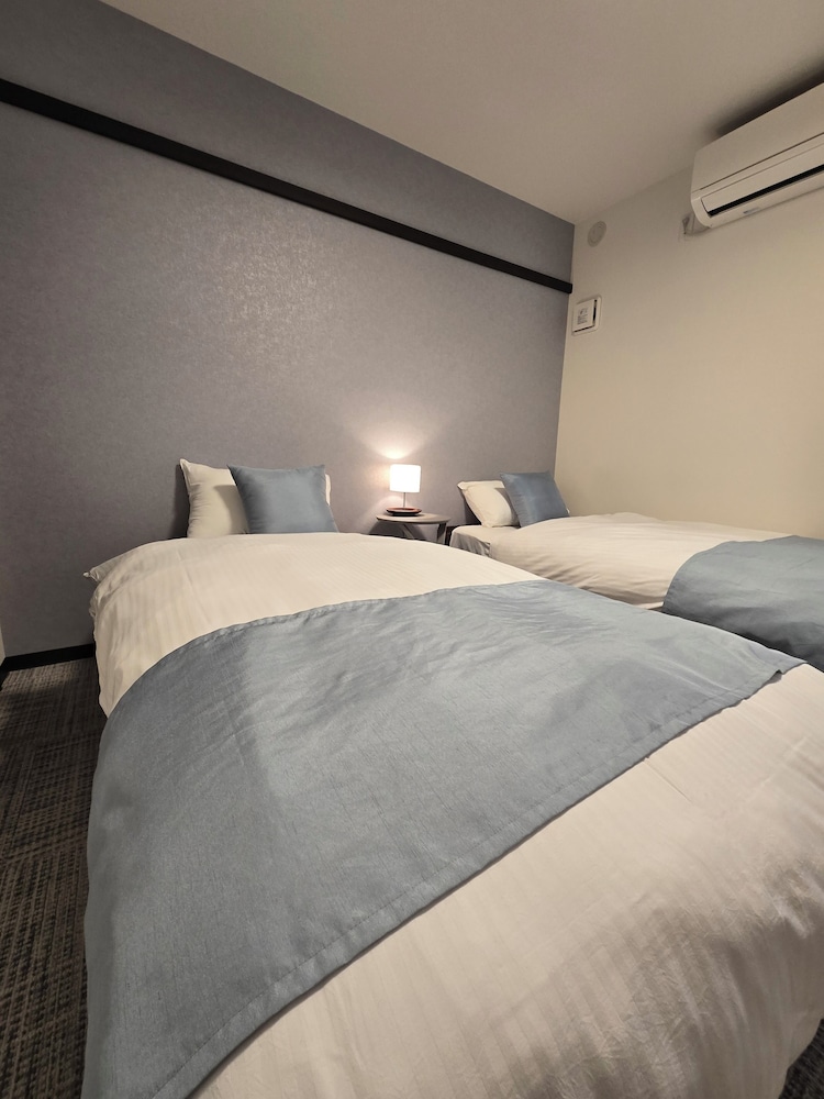 ベーシック ツインルーム シングルベッド 2 台 客室19 | ITOSHI Kyoto Inn 二条城