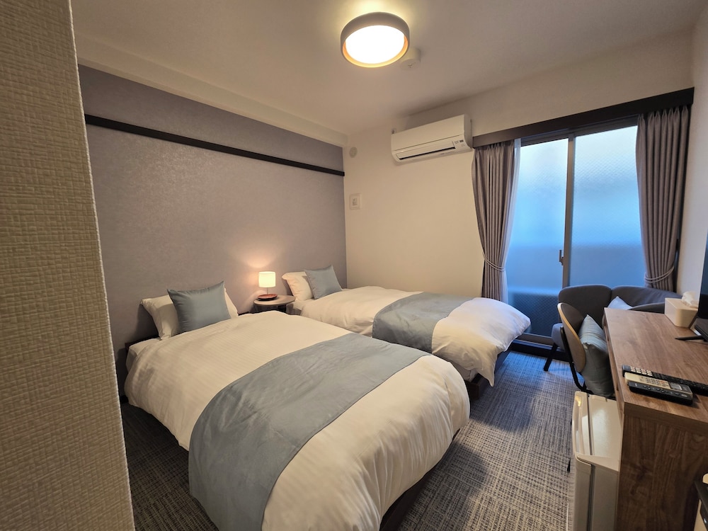 ベーシック ツインルーム シングルベッド 2 台 客室2 | ITOSHI Kyoto Inn 二条城