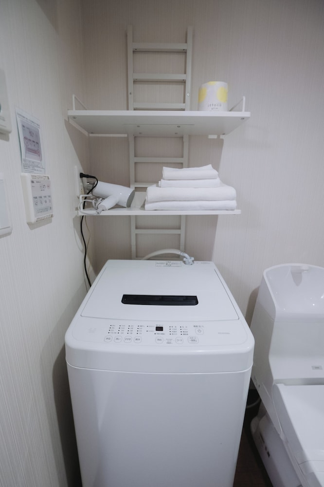 ベーシック ツインルーム シングルベッド 2 台 バスルーム3 | ITOSHI Kyoto Inn 二条城